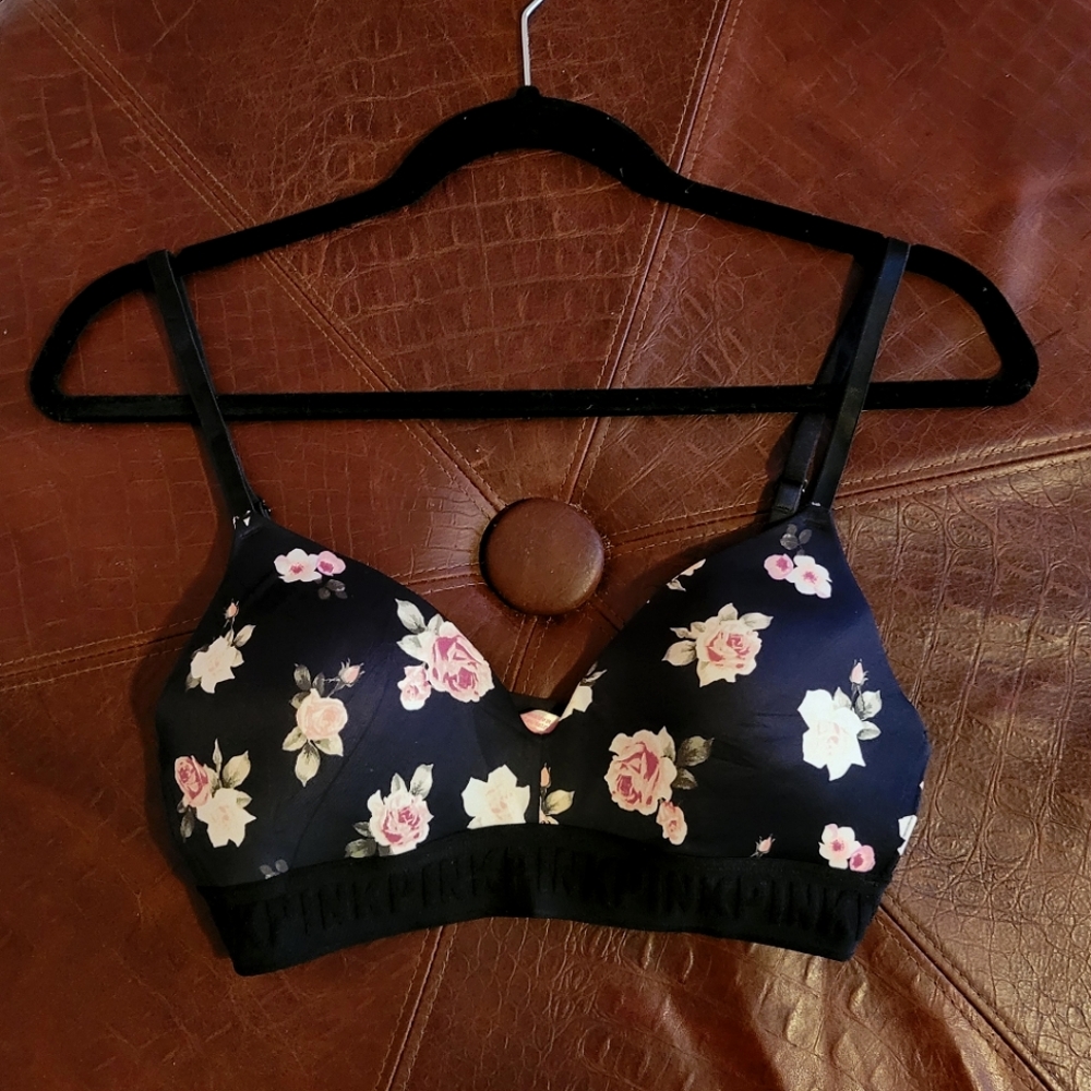 Pink Victoria Secret Wear Everywhere Lightly Lined Wireless Bra 32C